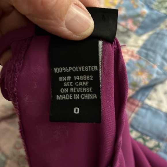 Torrid magenta, sleeveless blouse and decorative back. Size Torrid 0. - Picture 7 of 7